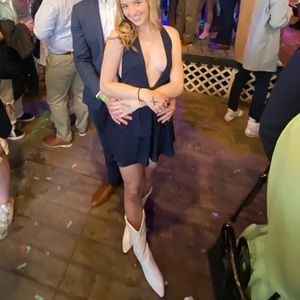 lucy in the sky blue dress 💙 perfect for your college formal size 2 🤩🤩